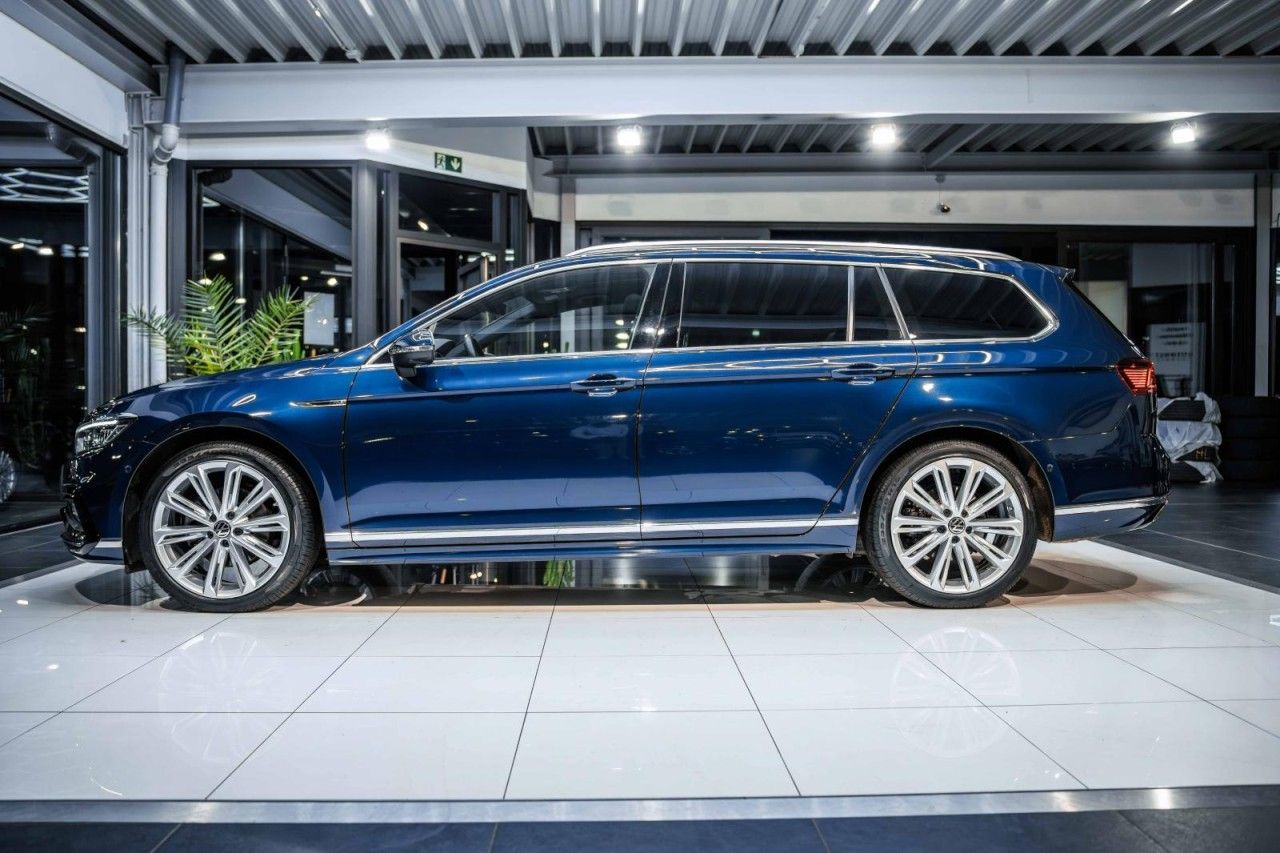 Volkswagen Passat 2.0 TDI DSG 2x R-Line STAHZG H&K PANO AHK