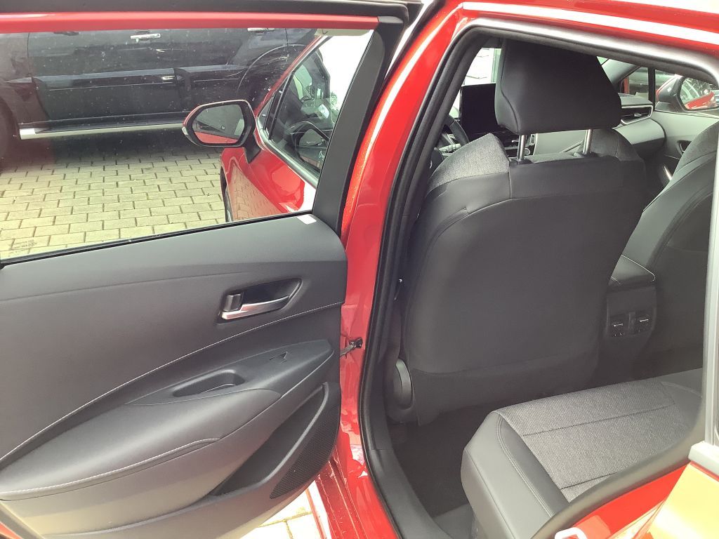 Toyota Corolla 2.0 Hybrid - Samsaru's Car Outlet
