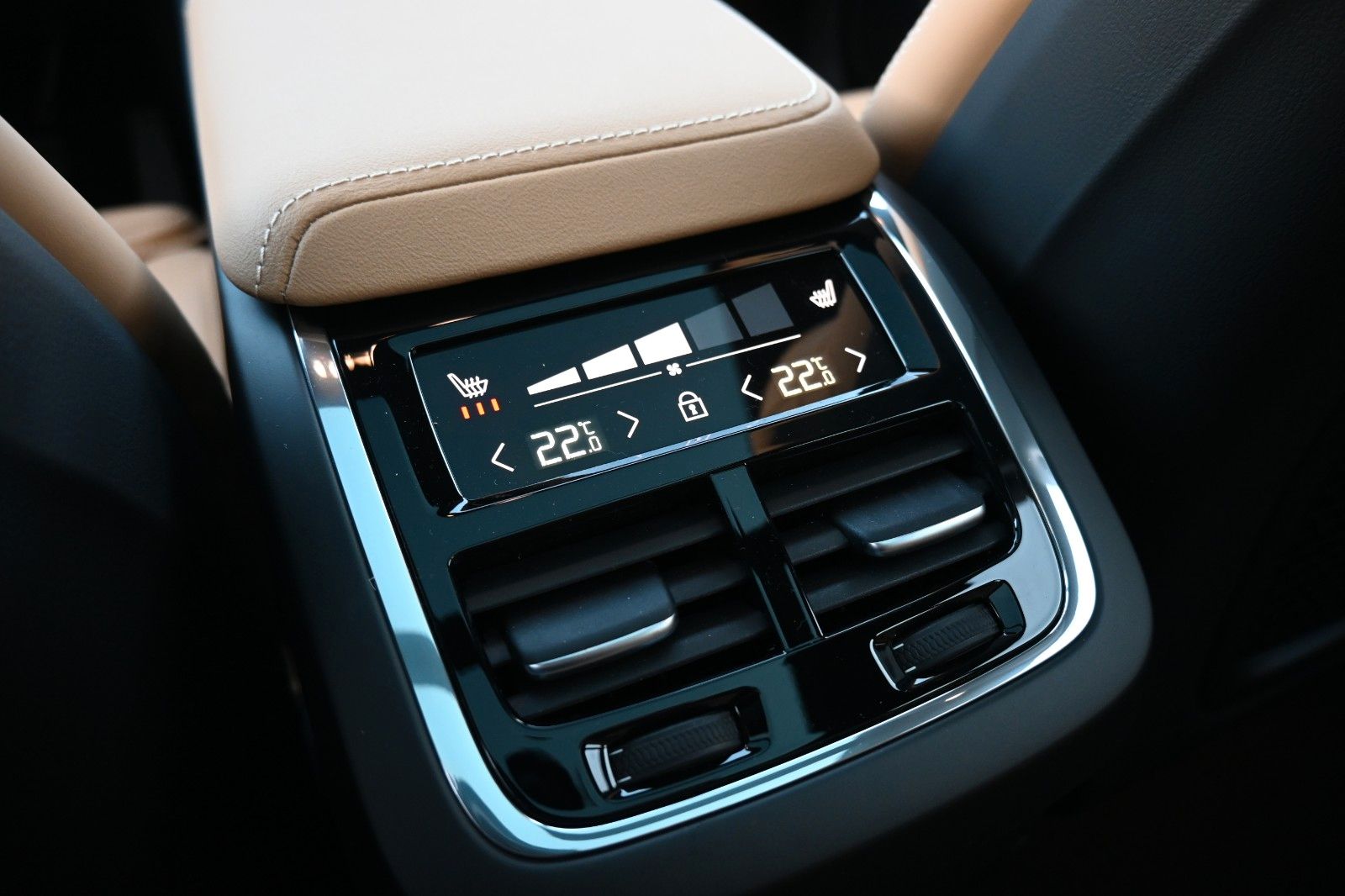 Volvo XC60 B4 D AWD Ultimate Dark*STDHZG*360°*ACC*AHK