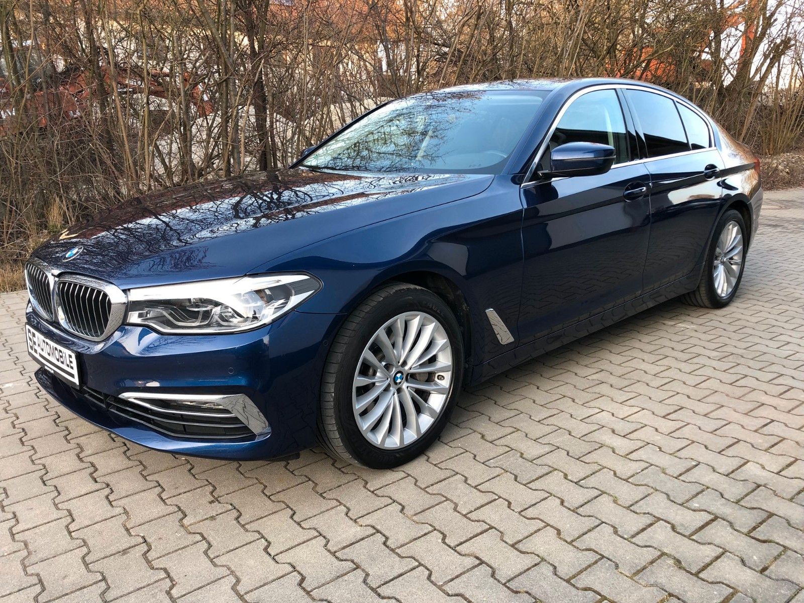 BMW 530 d xDrive *HEAD-UP-LEDER-NAVI*KAME*KOMFOR*LED