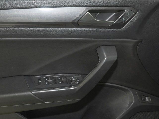 Volkswagen T-Roc 1.5 TSI DSG Sport R-Line - Samsaru's Car Outlet