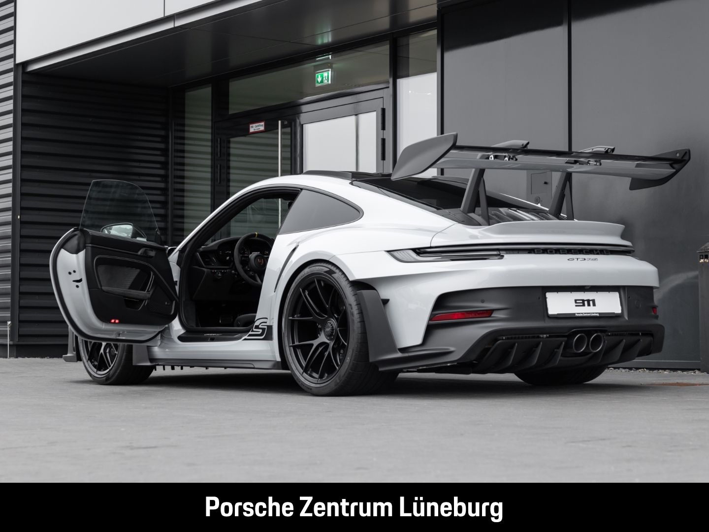 Porsche 992 911 GT3 RS - Samsaru's Car Outlet