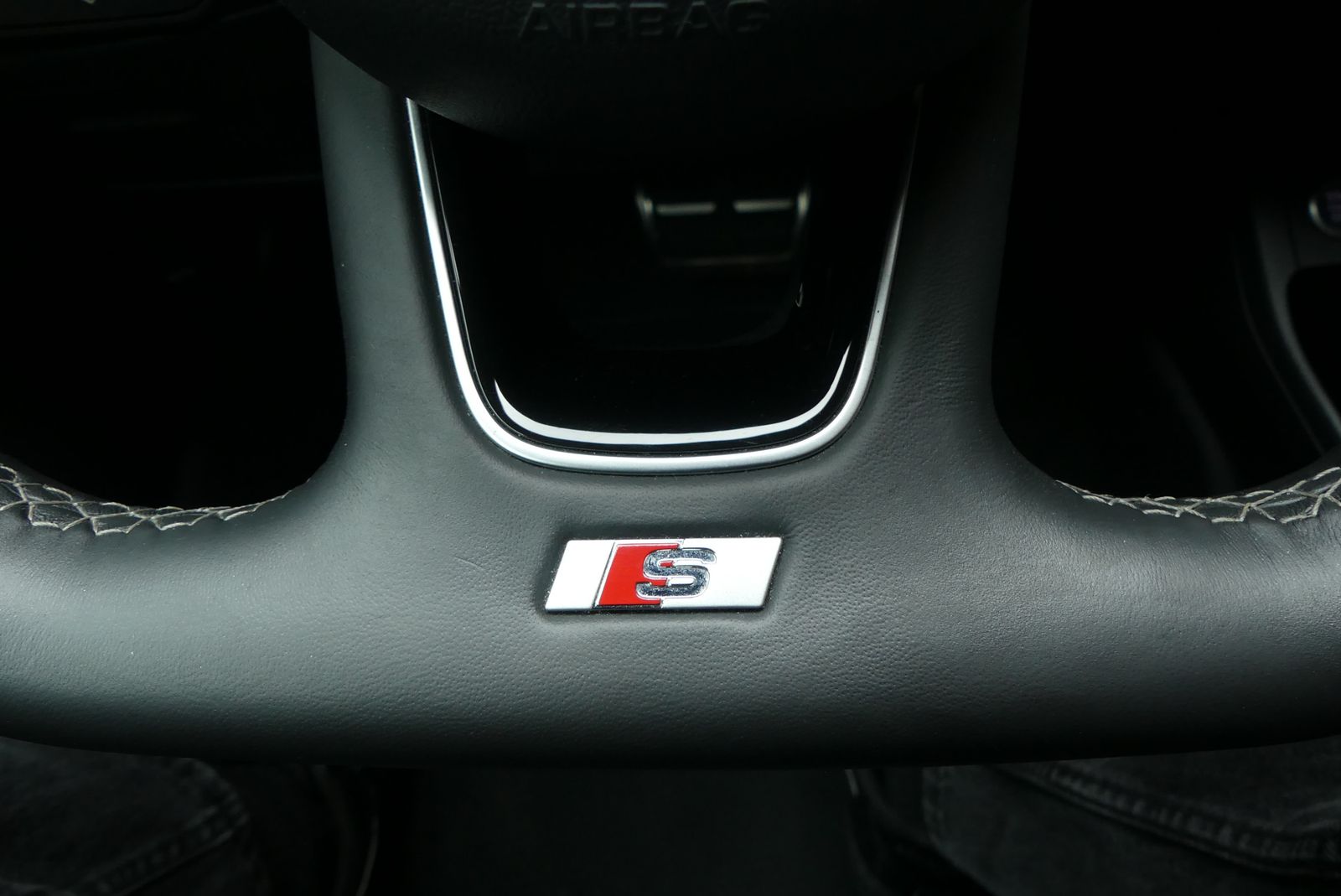 Audi A4 40 TFSI quattro S-Line - Samsaru's Car Outlet