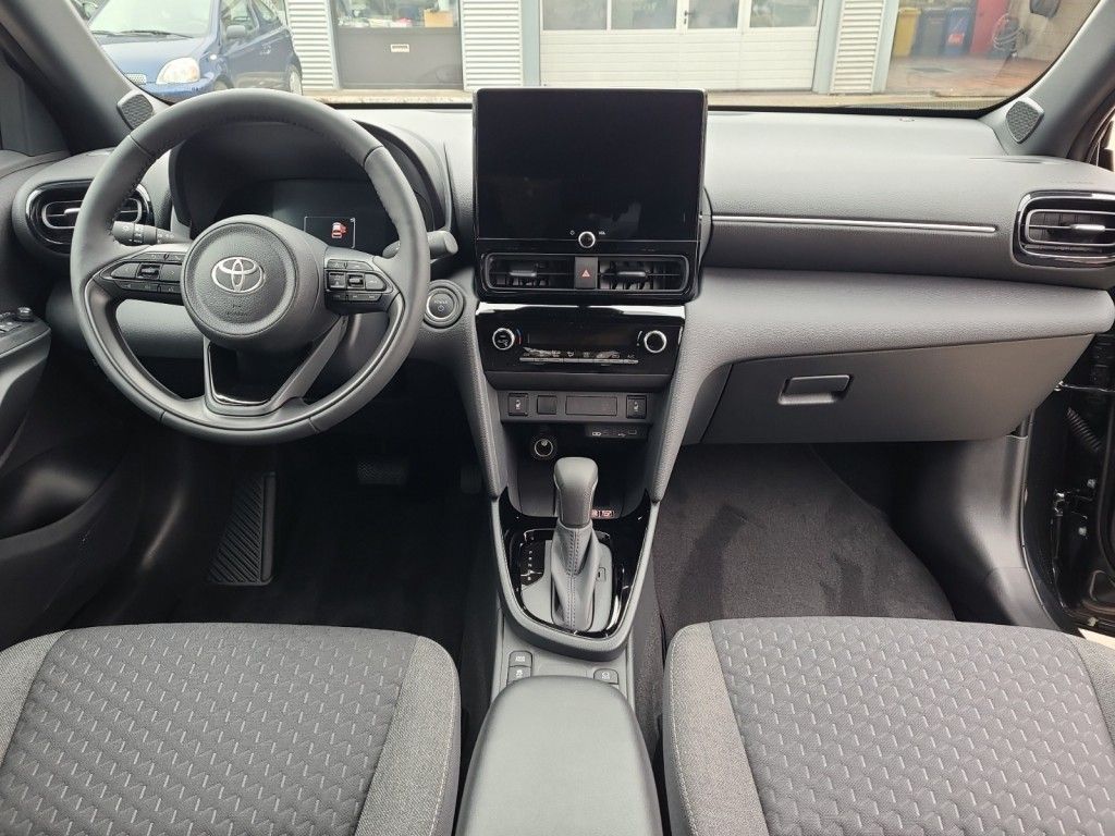 Toyota Yaris Cross Hybrid 130 1.5 VVT-i Black & White