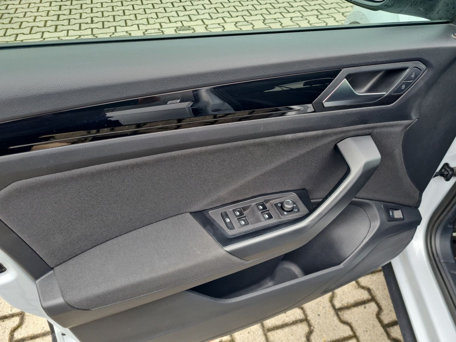 Volkswagen T-Roc 2.0 TSI Sport 4Motion Black - Samsaru's Car Outlet