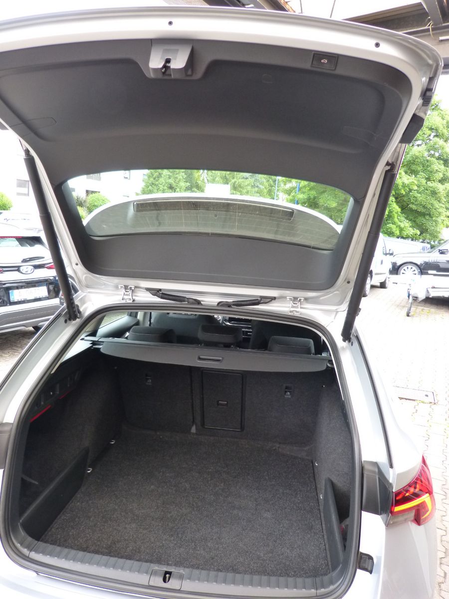 Skoda Octavia Combi Style DSG - Samsaru's Car Outlet