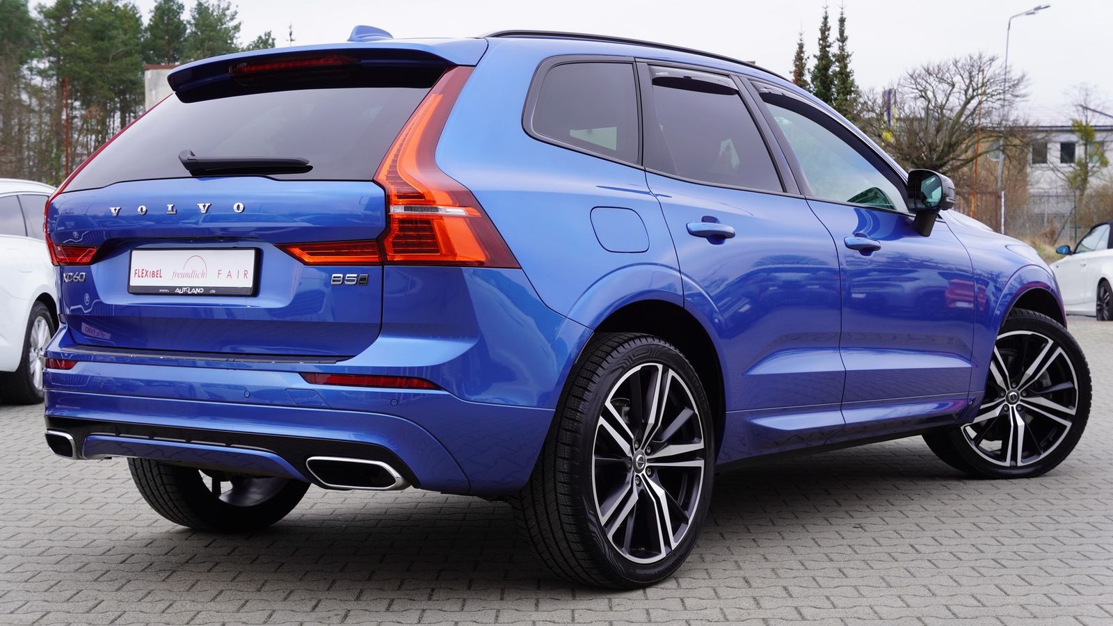 Volvo XC 60 B5 AWD R-Design - Samsaru's Car Outlet