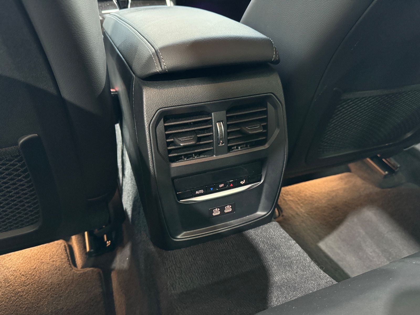 BMW 330 e Luxury Line Individual - Samsaru's Car Outlet