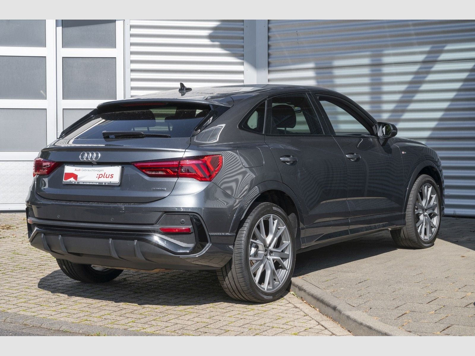 Audi Q3 SB S line 45 TFSI quat. S tronic - Samsaru's Car Outlet
