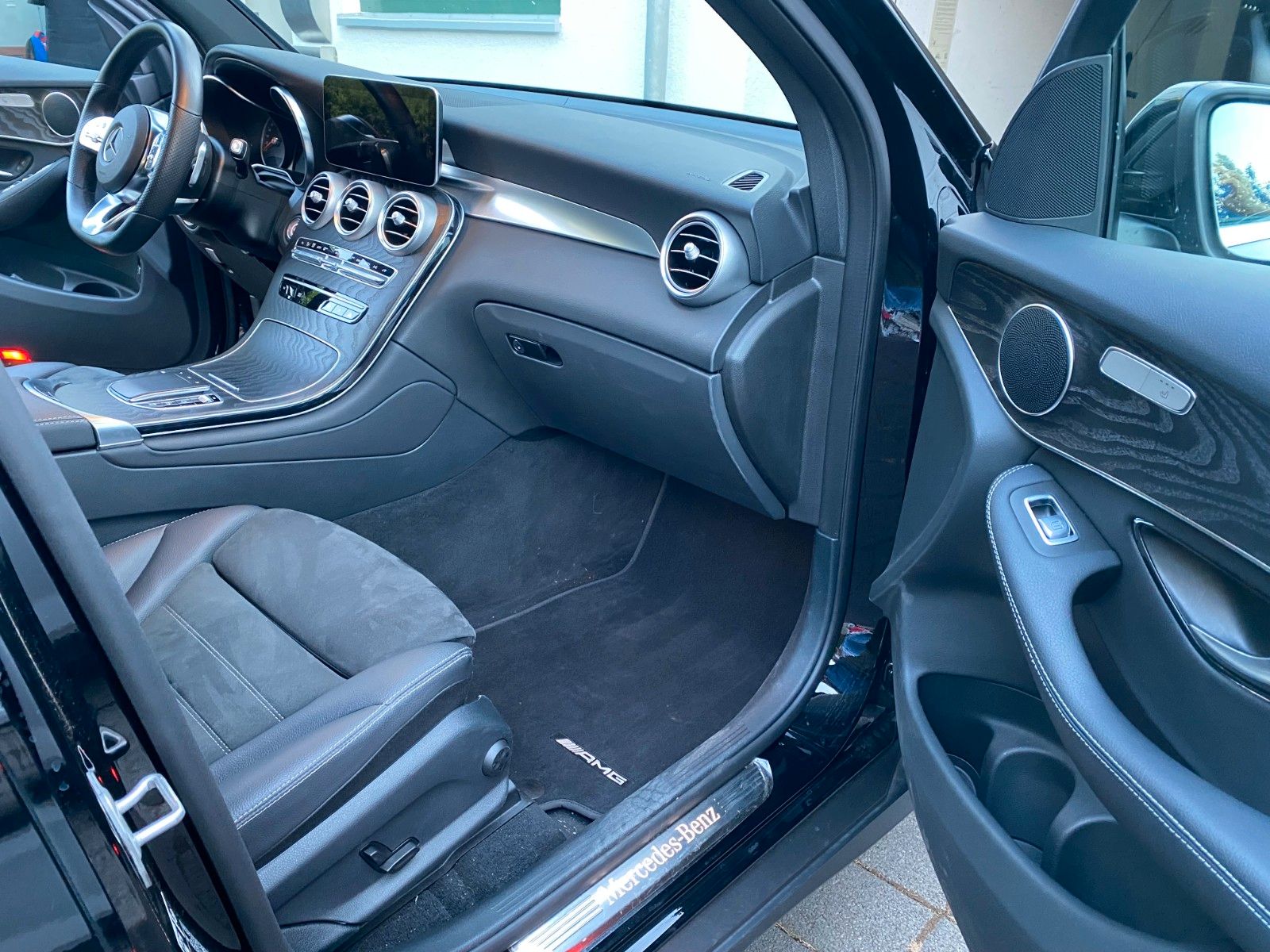 Mercedes-Benz GLC 220 d 4Matic AMG - Samsaru's Car Outlet