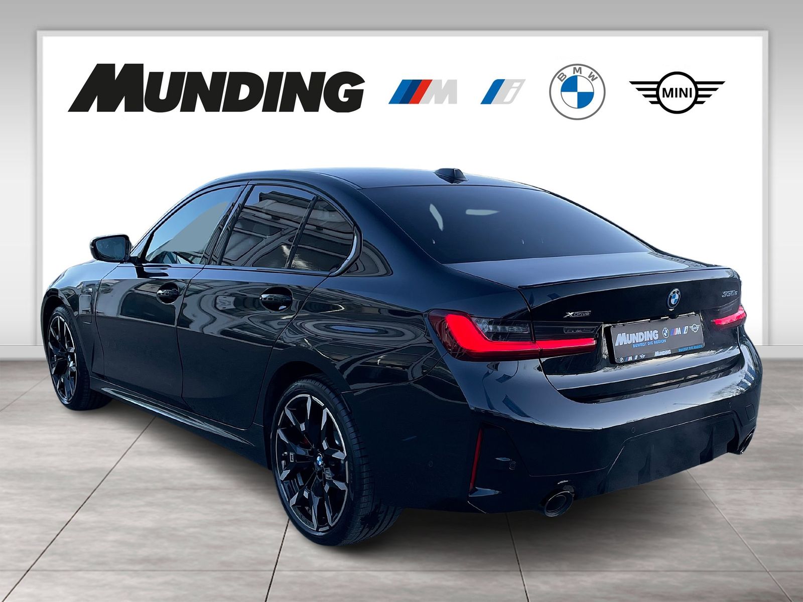 BMW 330e xDrive A M-Sportpaket Navi|PDC|MFL|AHK|SHZ