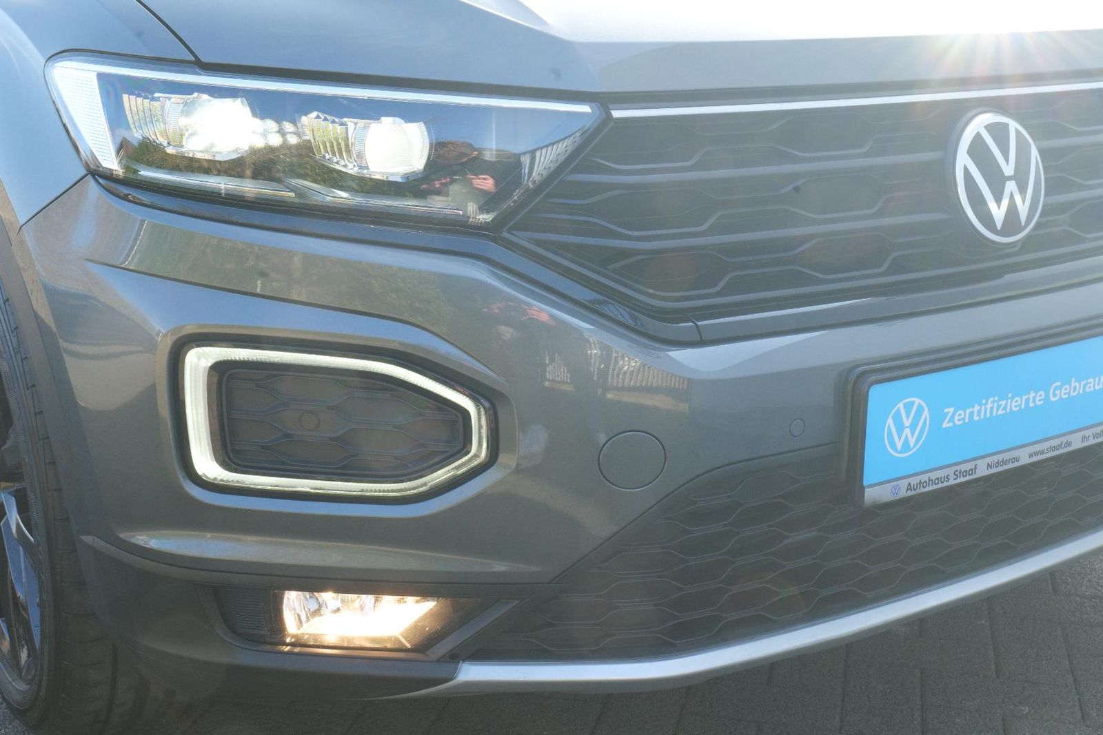 Volkswagen T-ROC Sport 1.5 TSI - Samsaru's Car Outlet