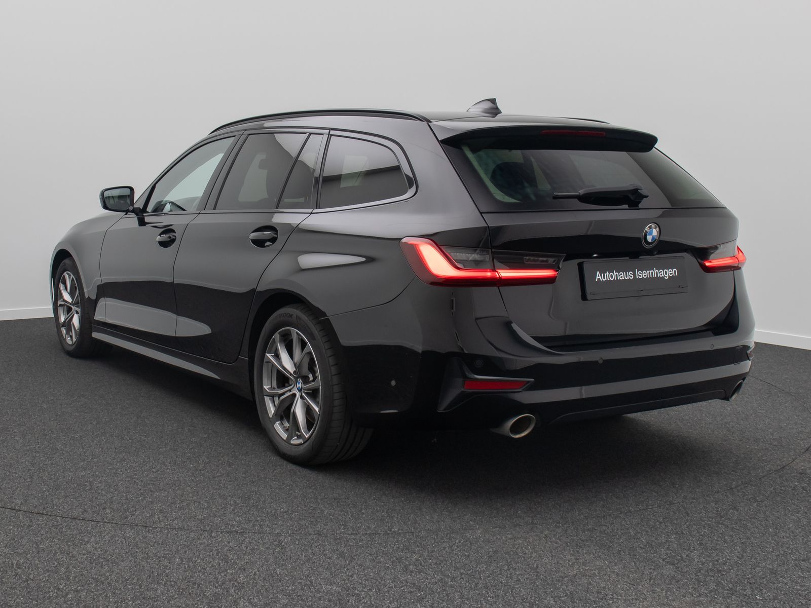 BMW 330i Sport Line - Samsaru's Car Outlet