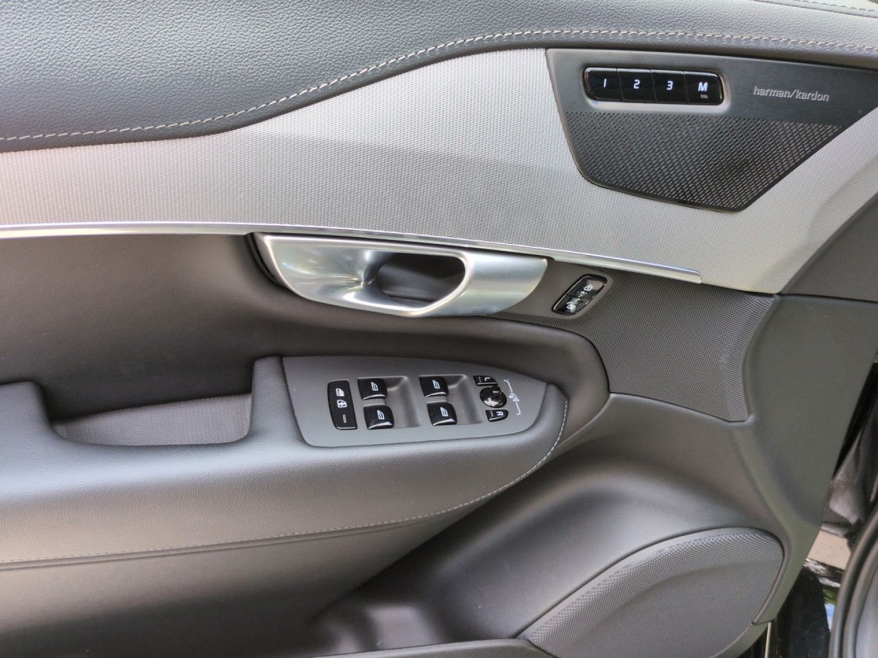 Volvo XC90 B5 (Diesel) Plus Bright AWD 7-Sitze Navi