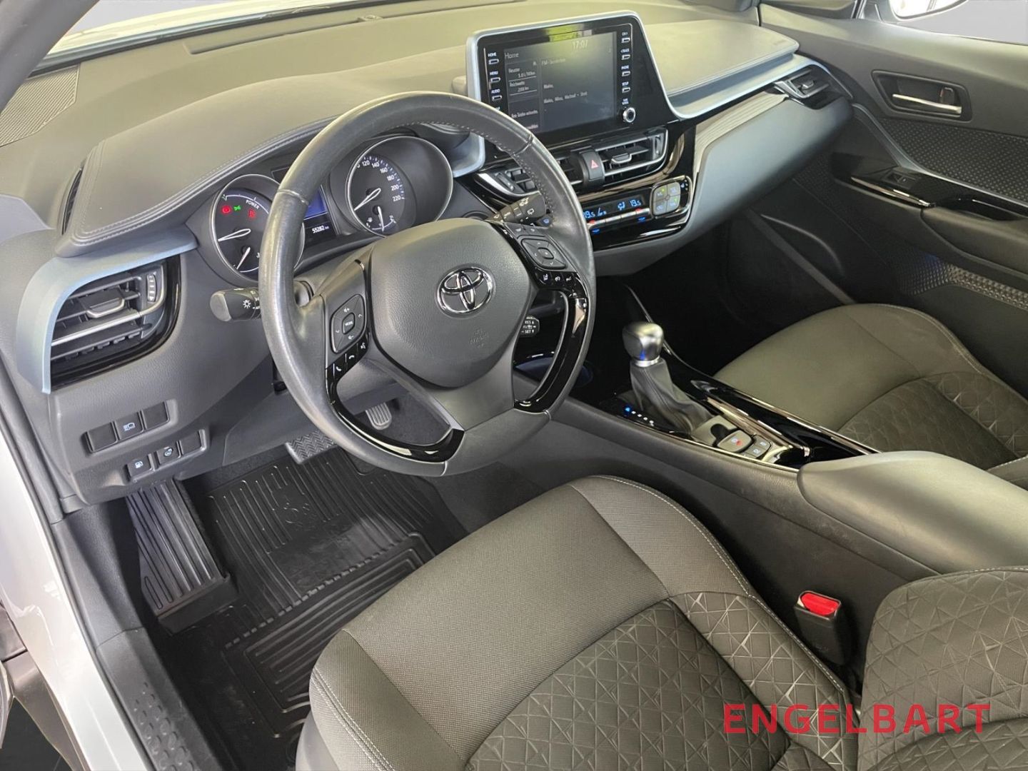 Toyota C-HR 1.8 Hybrid Lounge - Samsaru's Car Outlet