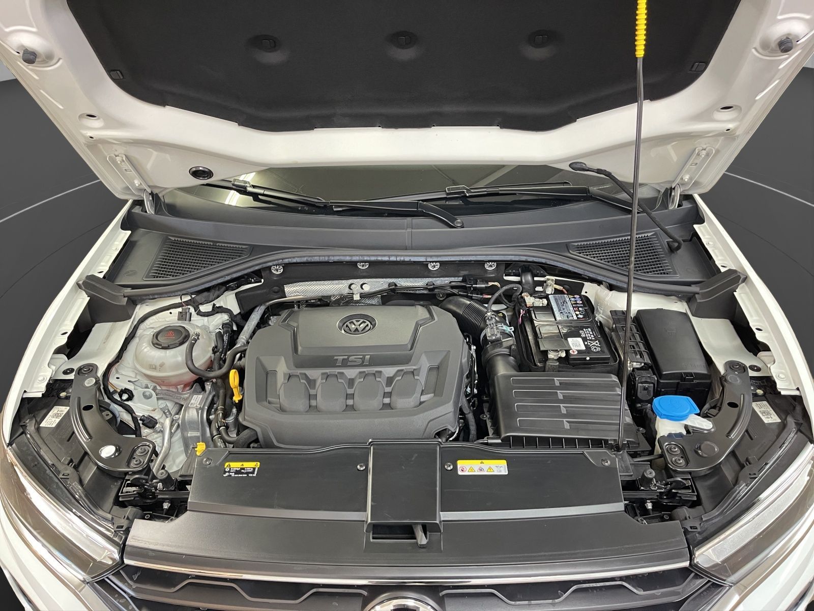 Volkswagen T-Roc 2.0 TSI Sport 4M - Samsaru's Car Outlet