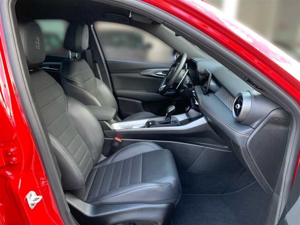 Alfa Romeo Tonale 1.5 T AT Veloce LED PDC Kamera Leder Navi