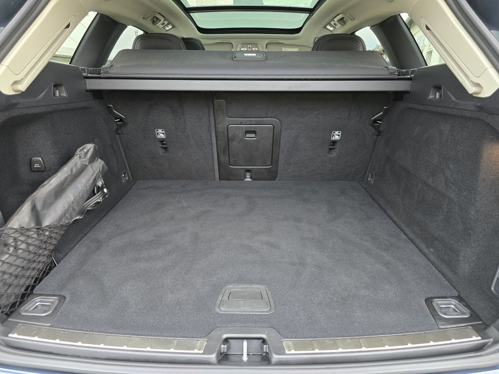 Volvo XC60 B4 D AWD Ultimate - Samsaru's Car Outlet