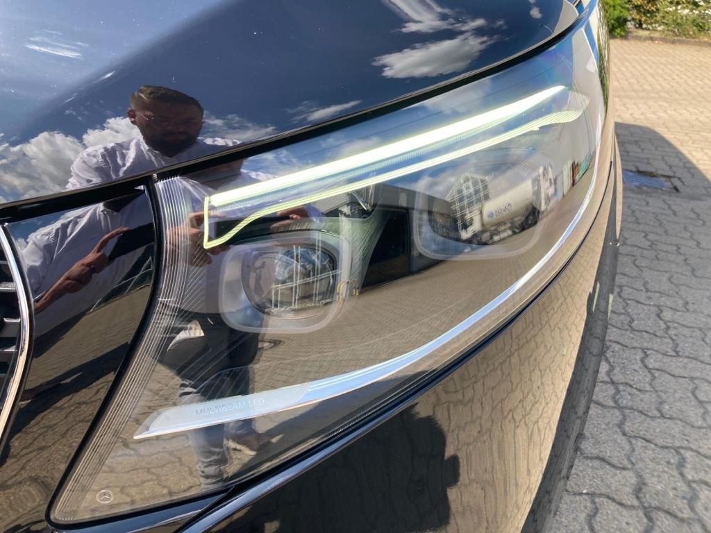 Mercedes-Benz V 300 d STYLE - Samsaru's Car Outlet