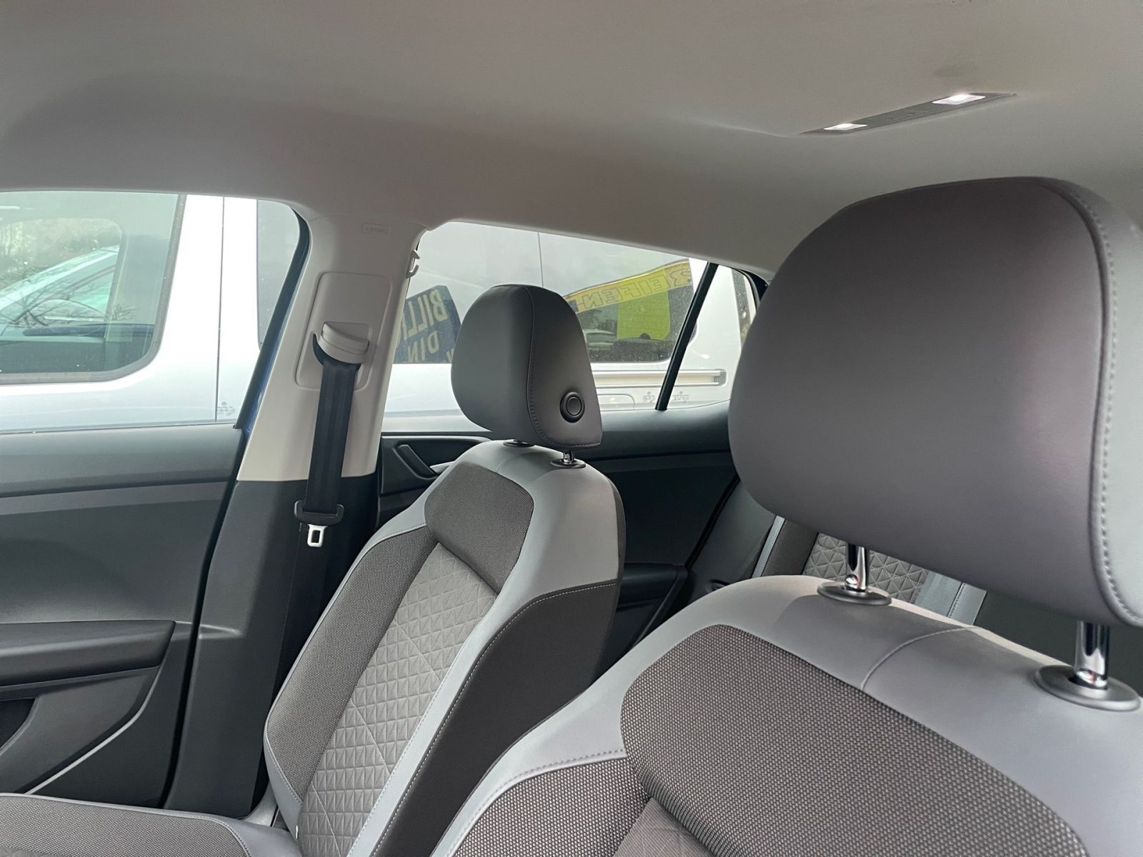 Volkswagen T-Cross Style 1.0 l TSI - Samsaru's Car Outlet