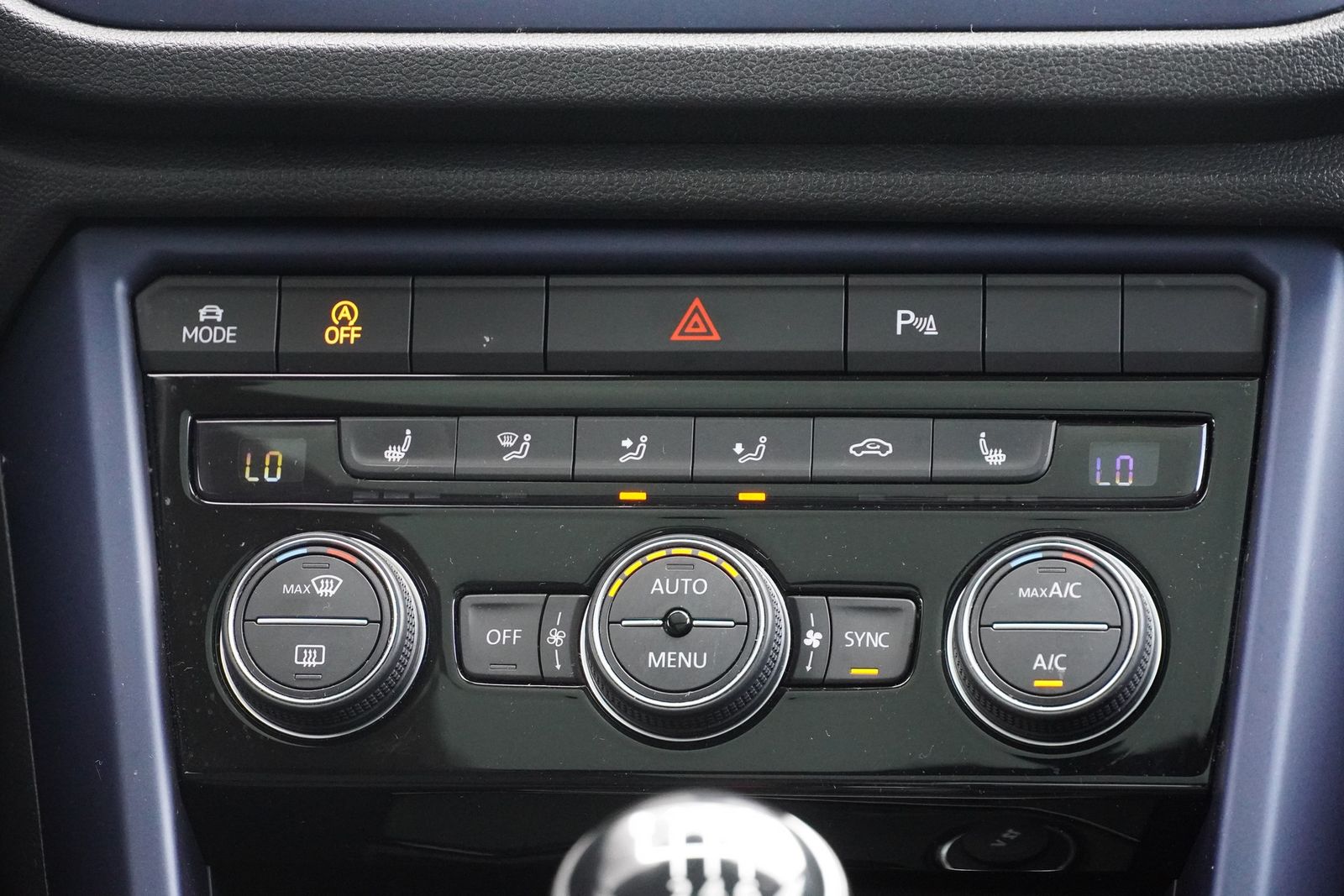 Volkswagen T-Roc 1.0 TSI United - Samsaru's Car Outlet