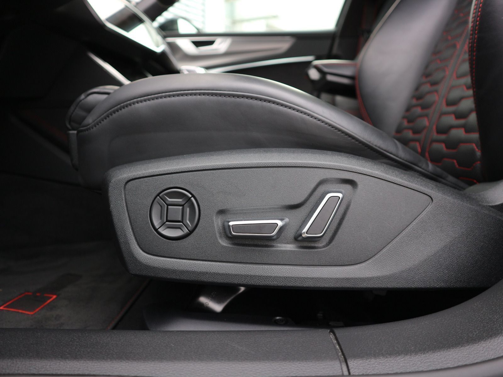 Audi RS 6 Avant 4.0 TFSI quattro MATRIX*AHK*HUD*PANO*