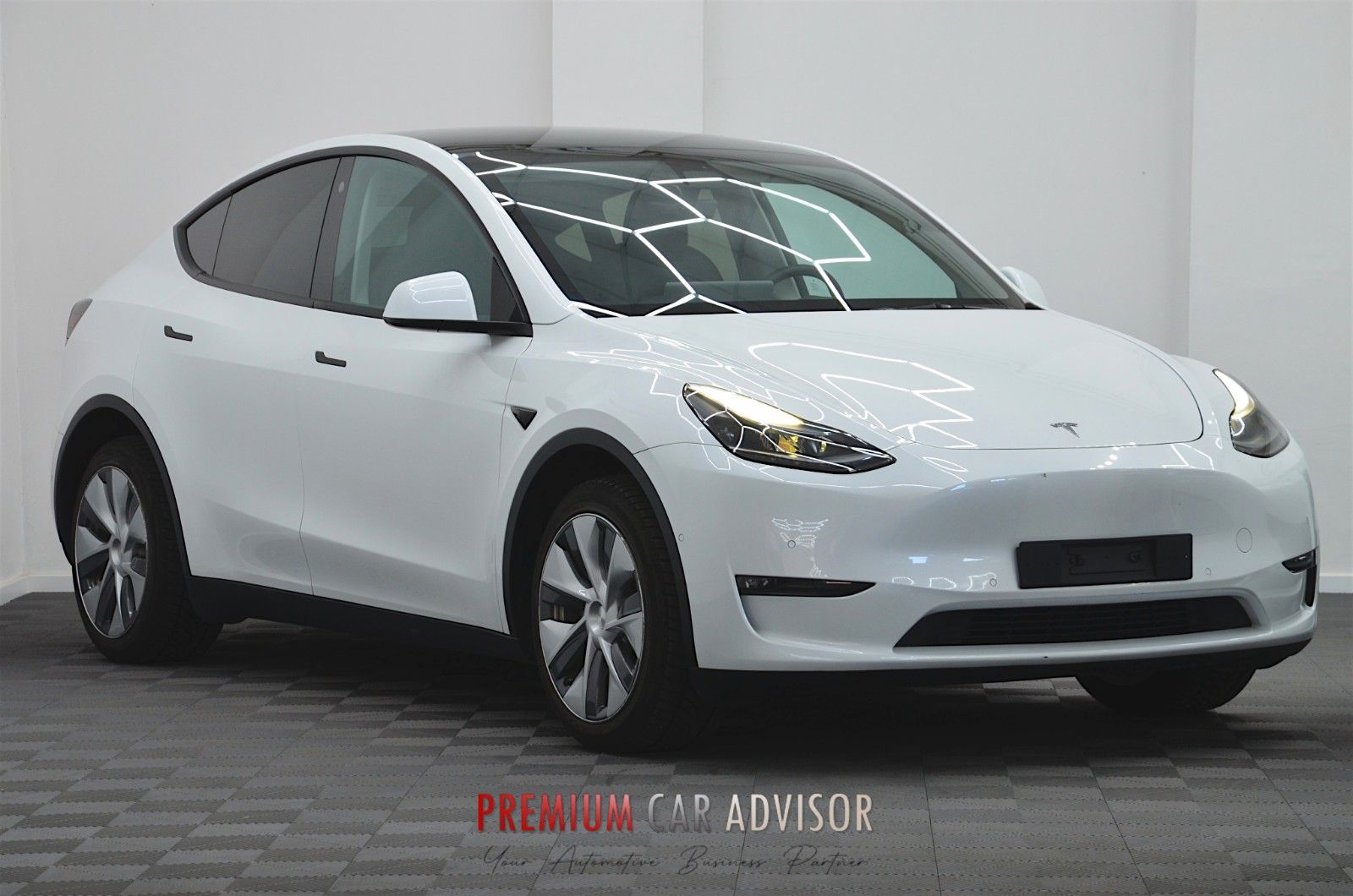 Tesla Model Y Long Range Dual AWD 19" AHK