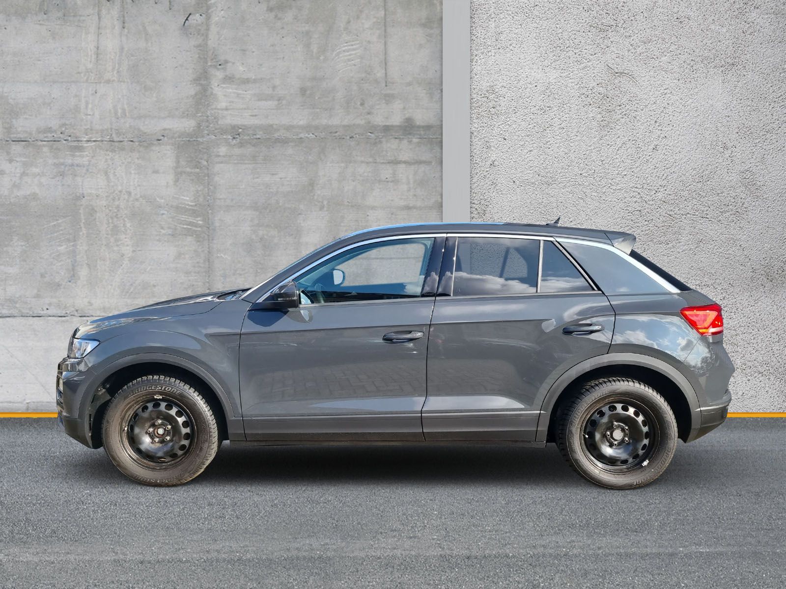 Volkswagen T-Roc 1.0 TSI - Samsaru's Car Outlet