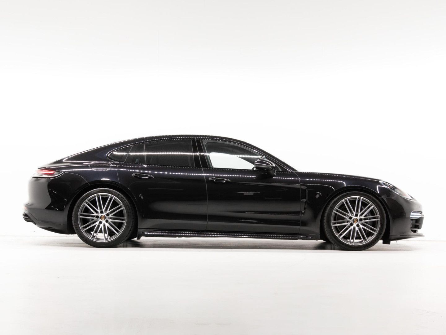 Porsche Panamera 4 E-Hybrid Platinum Edition