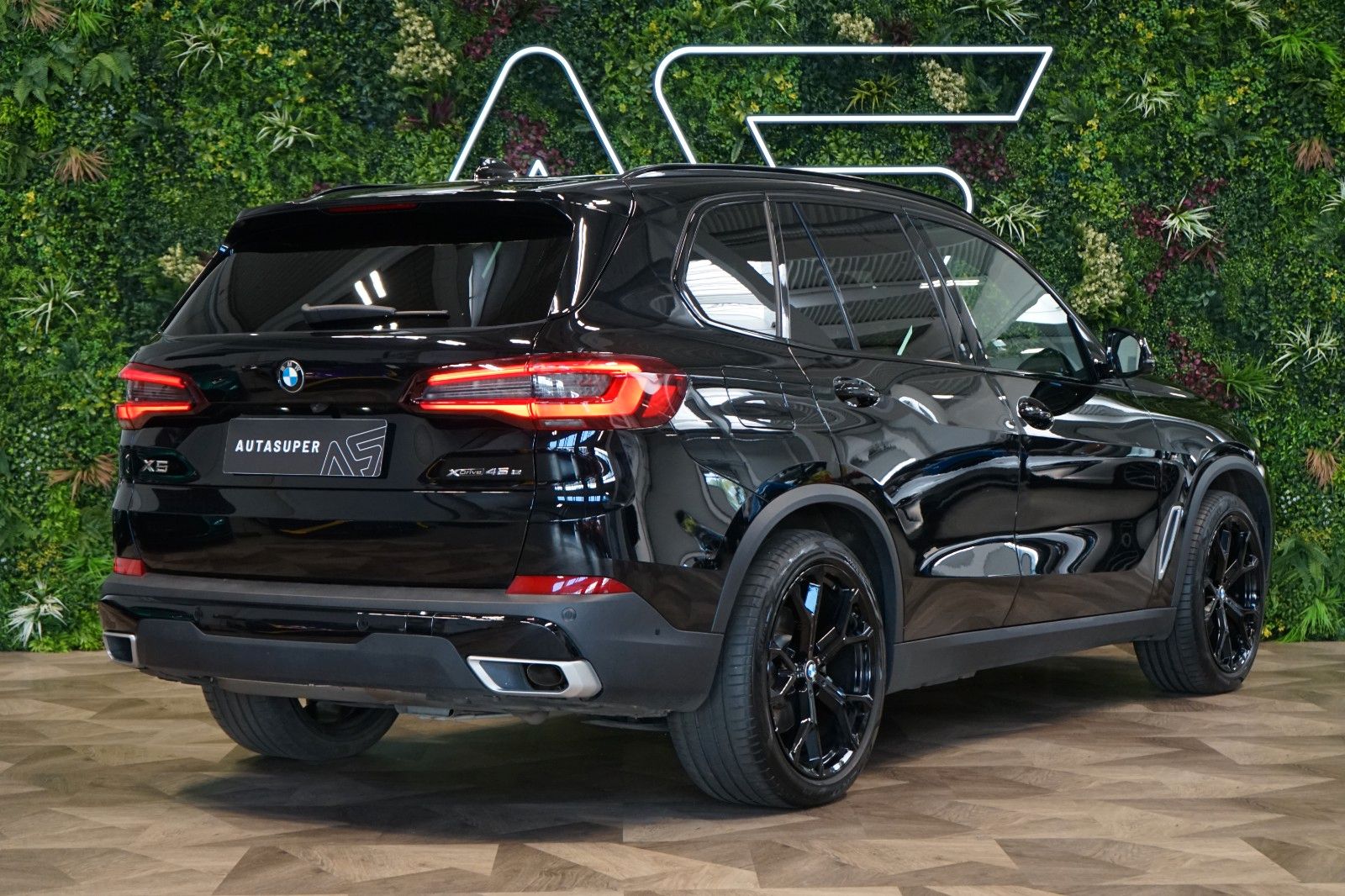 BMW X5 45e*290kW*LASER*AIR-SUSP*TOW*48.264€ NETTO