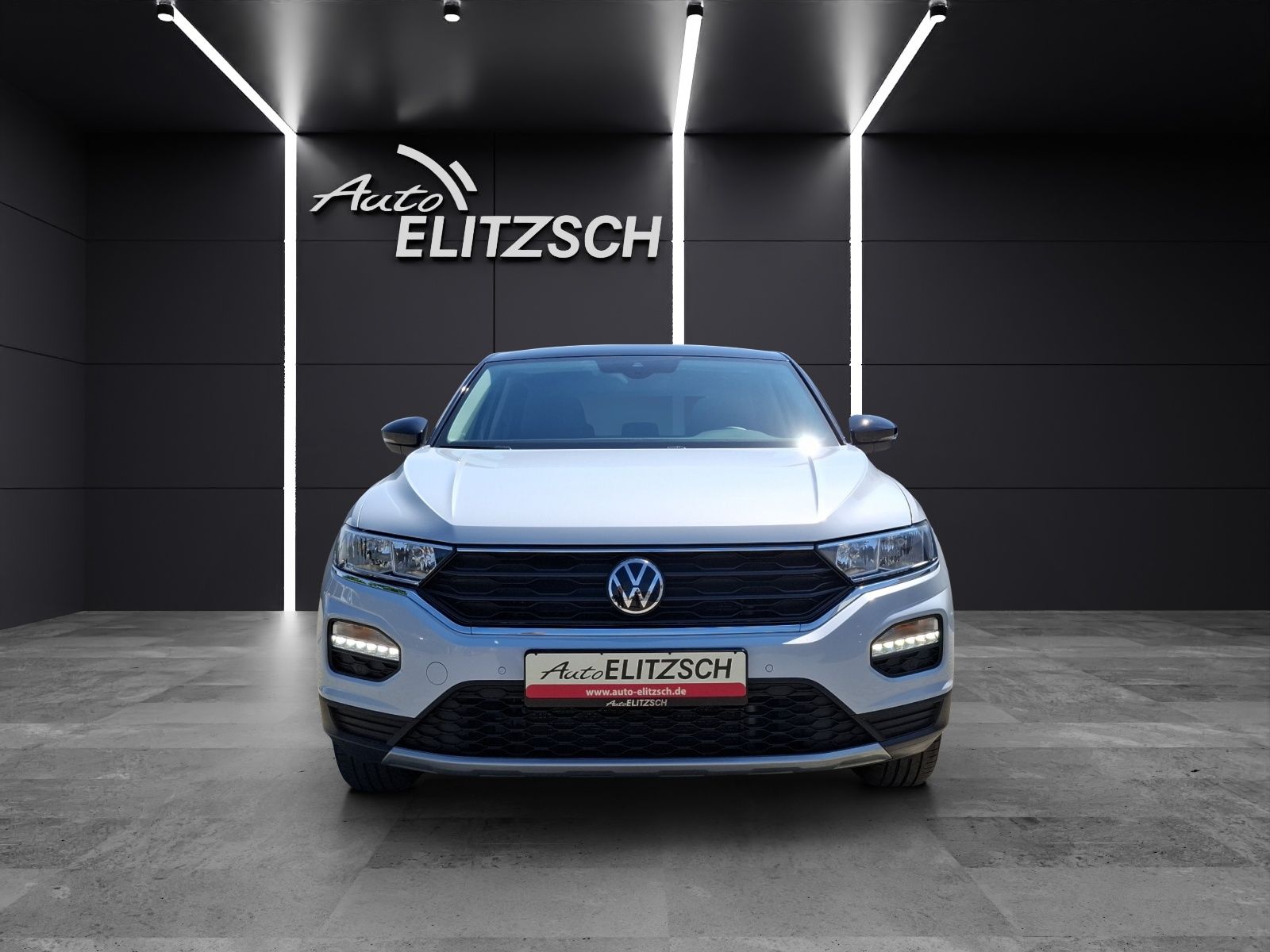 Volkswagen T-Roc TSI Active DSG - Samsaru's Car Outlet