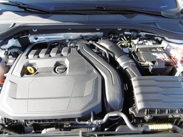 Volkswagen Golf VIII 1.5 TSI OPF Life - Samsaru's Car Outlet