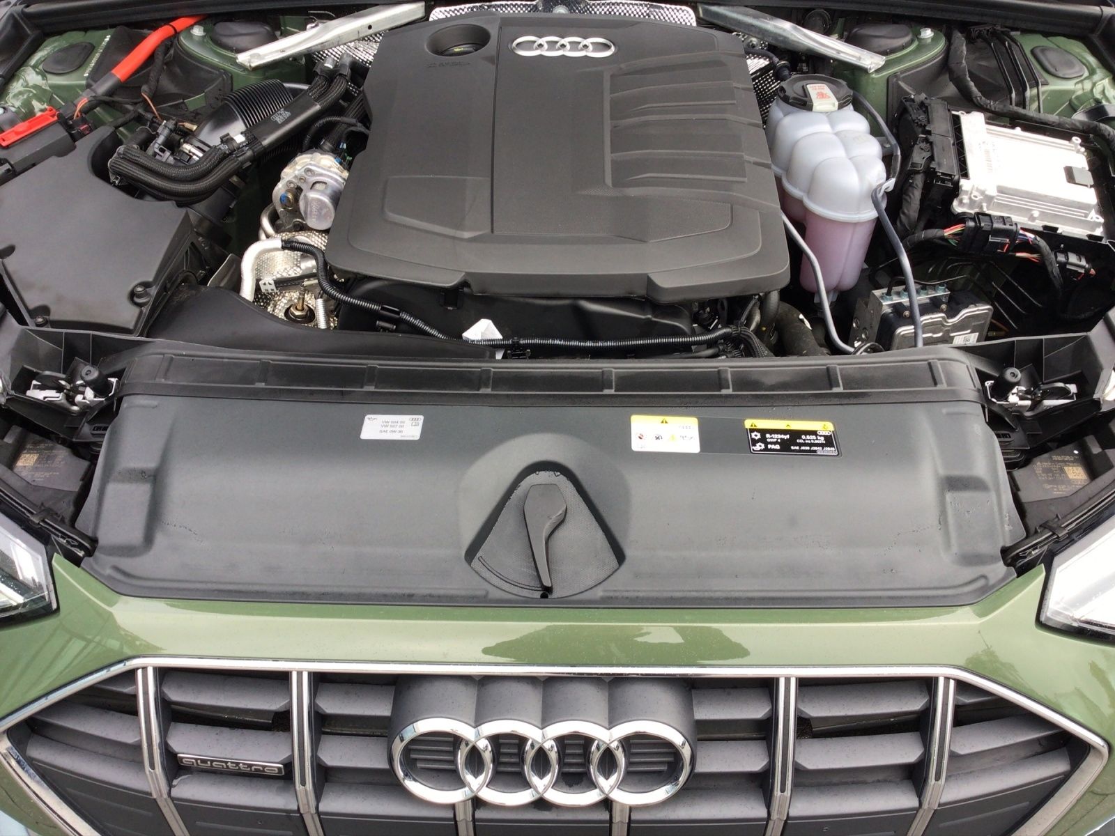 Audi A4 allroad 40 TDI quattro S-tronic AHK ** Busine