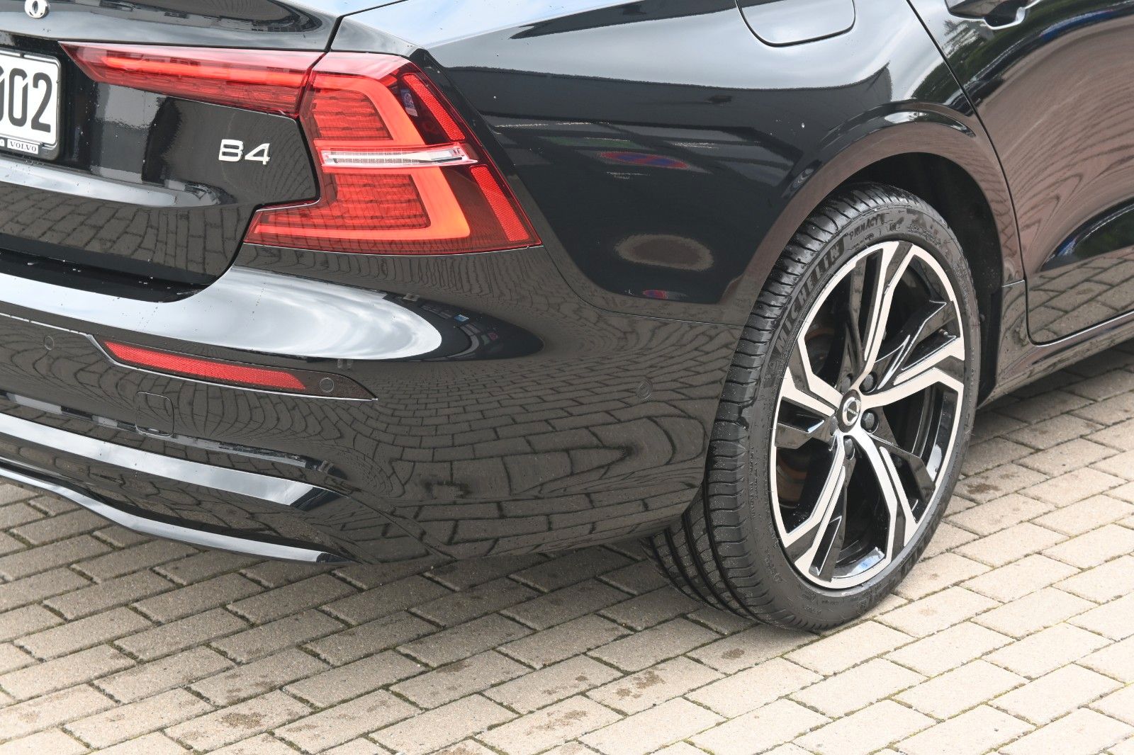 Volvo S60 B4 Benzin Plus Dark'STHZG*360°*PANO*