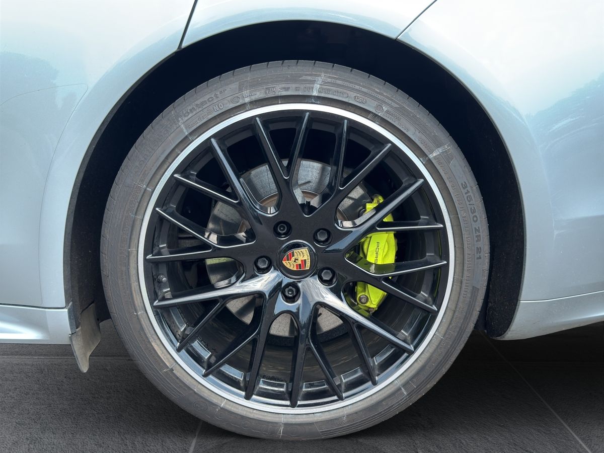 Porsche Panamera 4S E-Hybrid | Hinterachslenkung | BOSE