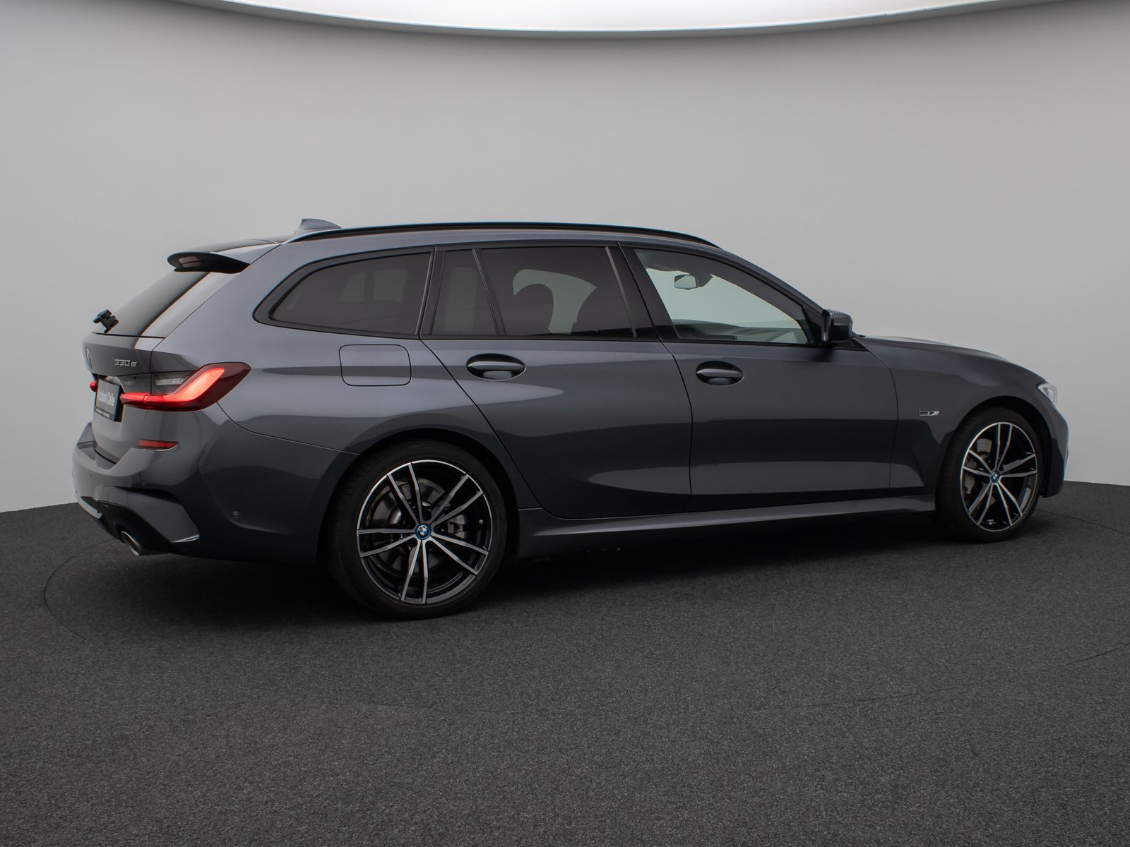 BMW 330e M Sport - Samsaru's Car Outlet