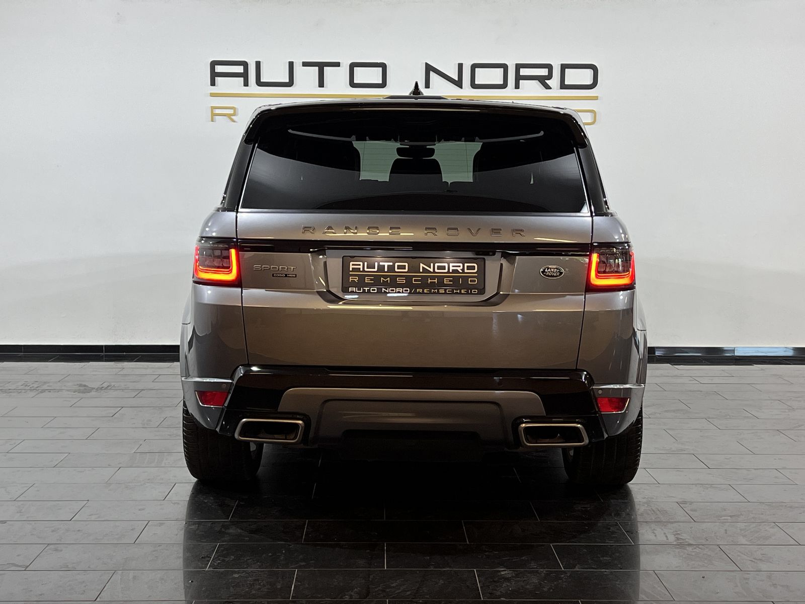 Range Rover Sport D350 HSE Dynamic - Samsaru's Car Outlet