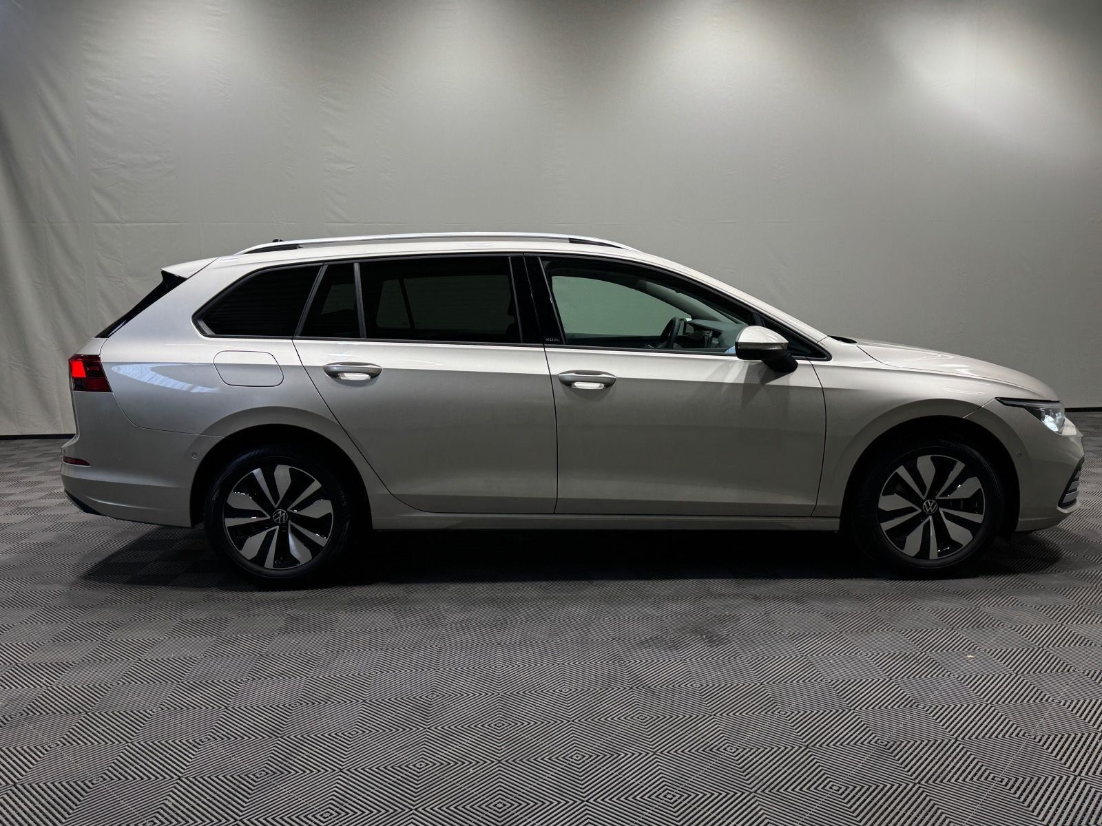 Volkswagen Golf Variant MOVE 1.5 TSI - Samsaru's Car Outlet