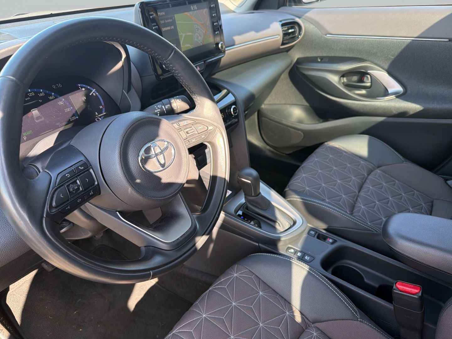 Toyota Yaris Cross 1,5l Hybrid Elegant+360 Kamera+LED+A