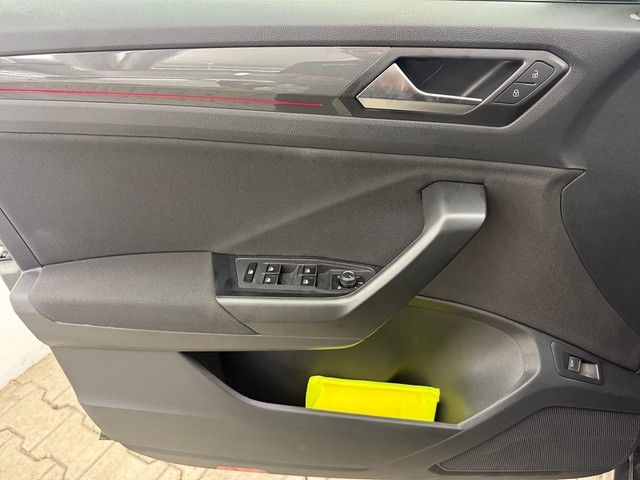 Volkswagen T-Roc 1.5 TSI Sport - Samsaru's Car Outlet