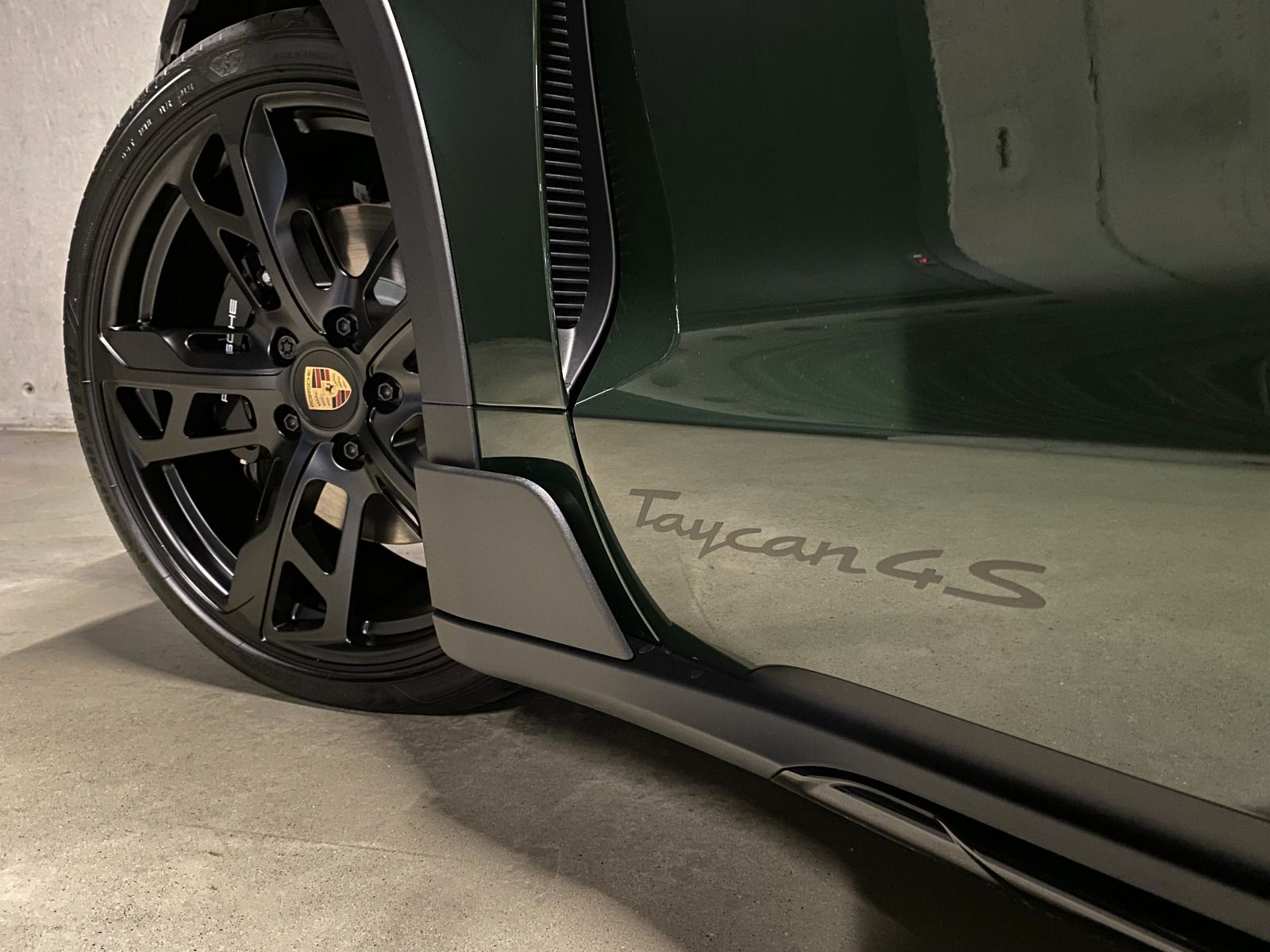 Porsche Taycan 4S Cross Turismo | Hinterachslenkung |