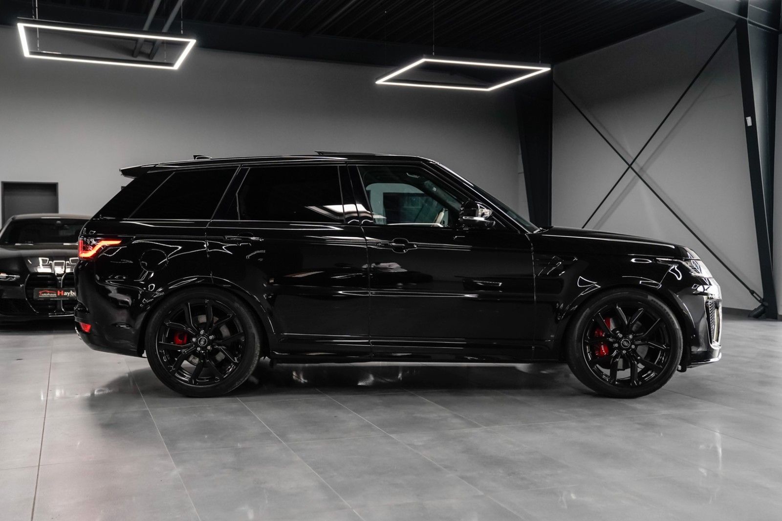 Range Rover Sport SVR - Samsaru's Car Outlet