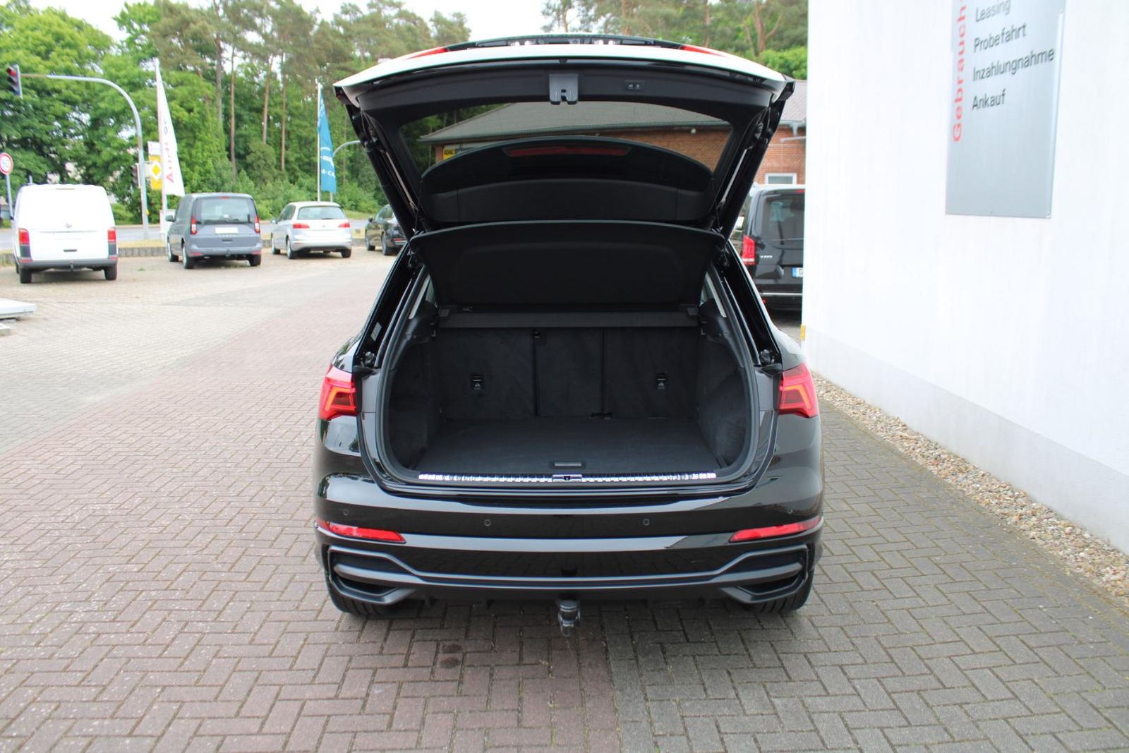 Audi Q3 S line Q3 TDI quattro - Samsaru's Car Outlet