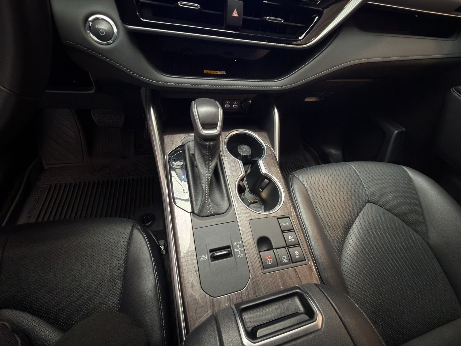 Toyota Highlander Hybrid Luxury *HUD*7-Sitze*