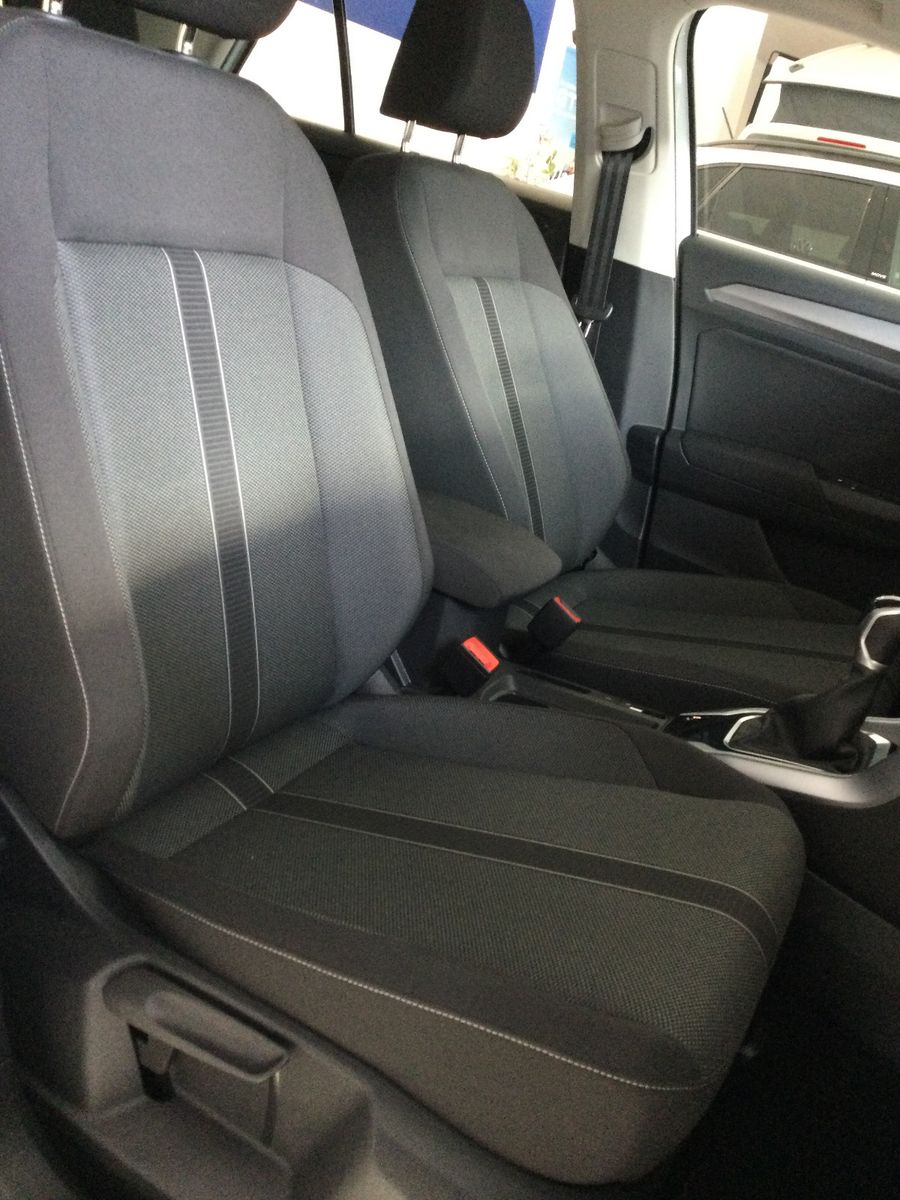 Volkswagen T-Roc Life - Samsaru's Car Outlet