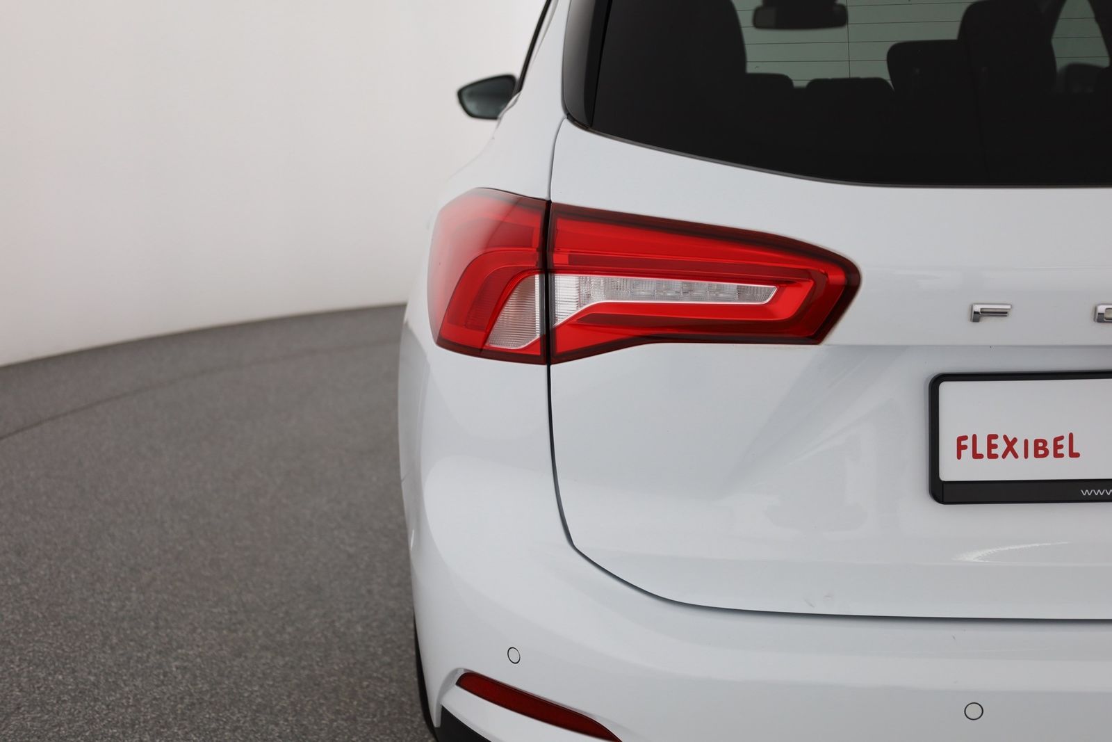 Ford Focus Turnier 2.0 EcoBlue Aut. - Samsaru's Car Outlet