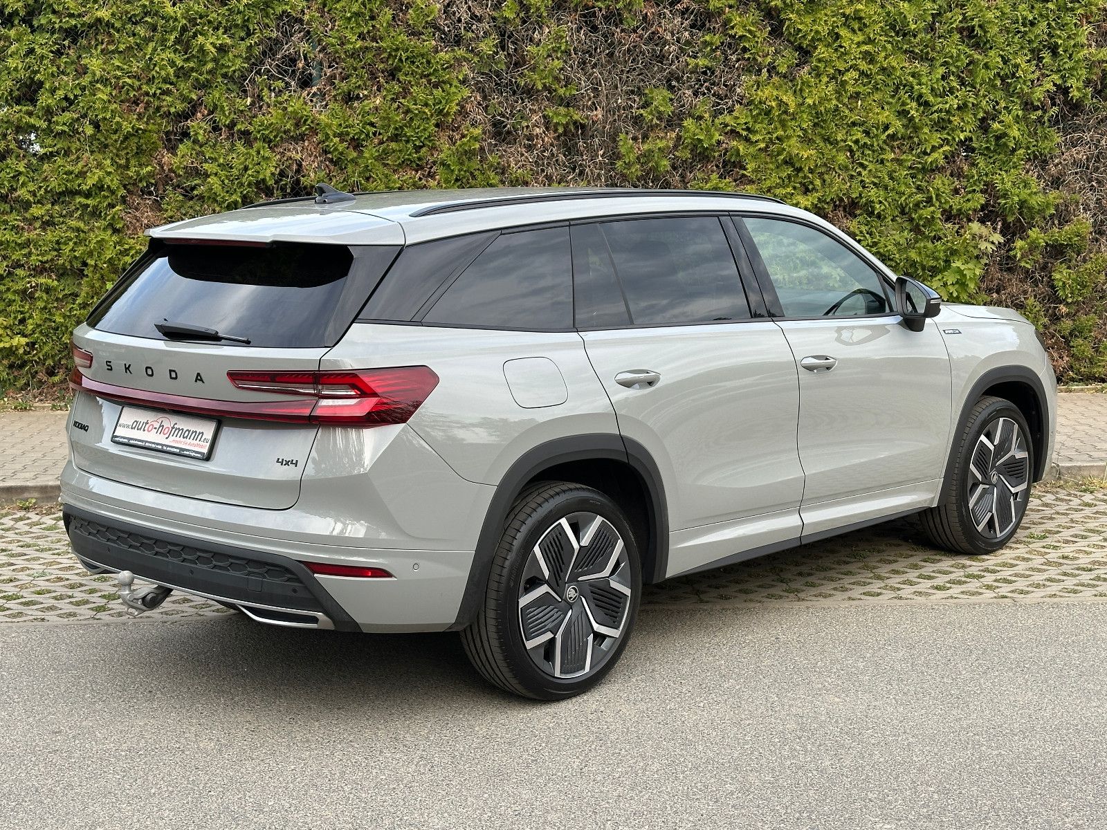 Skoda Sportline 193PS 4x4 STHZ DCC+ 360° KAMERA AHK