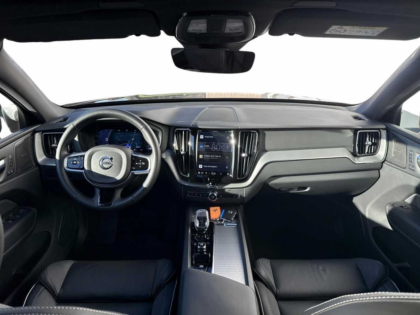 Volvo XC60 B5 Benzin AWD Plus Dark Mild-Hybrid