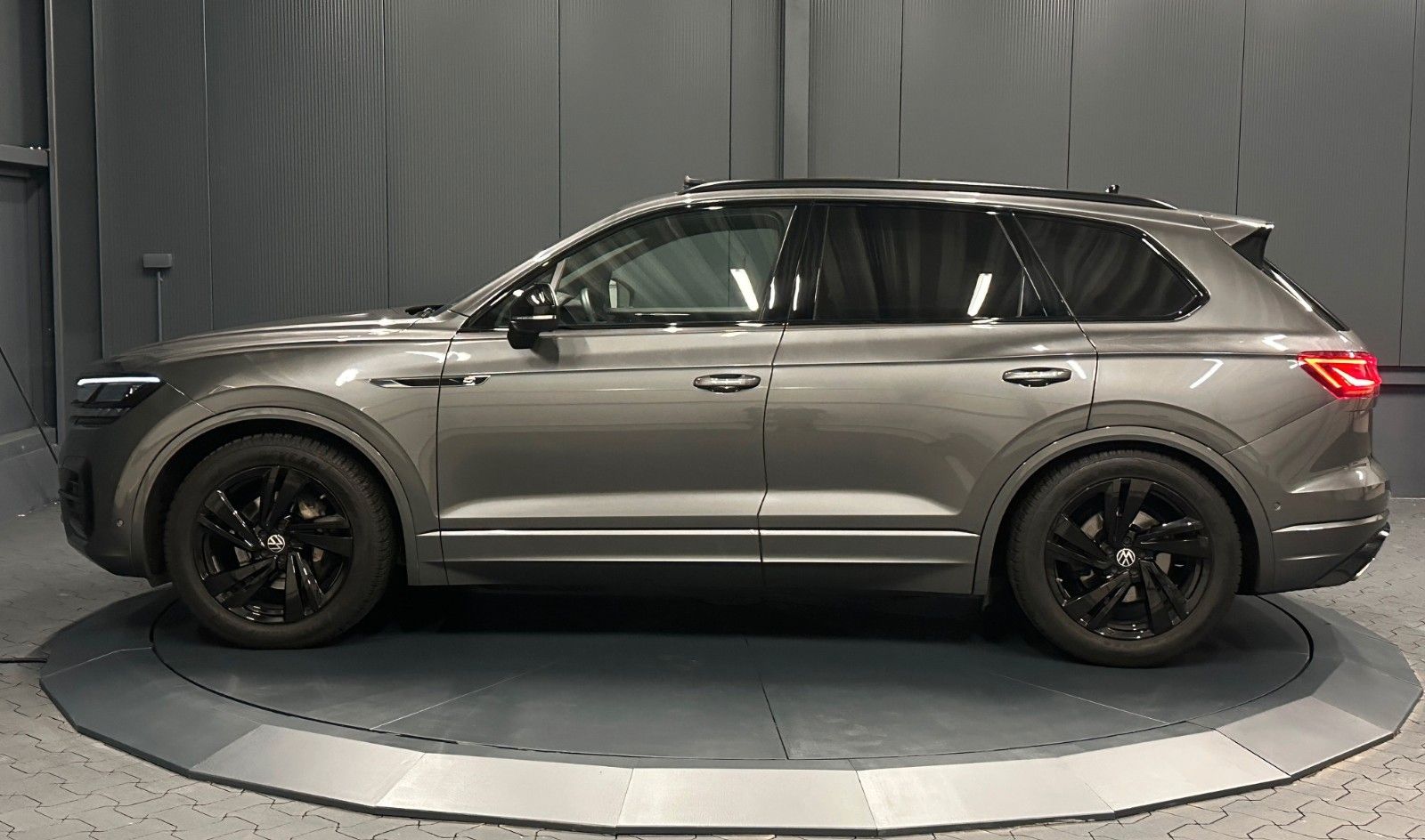 Volkswagen Touareg R-Line 4Motion*Black Style*PANORAMA*LUFT