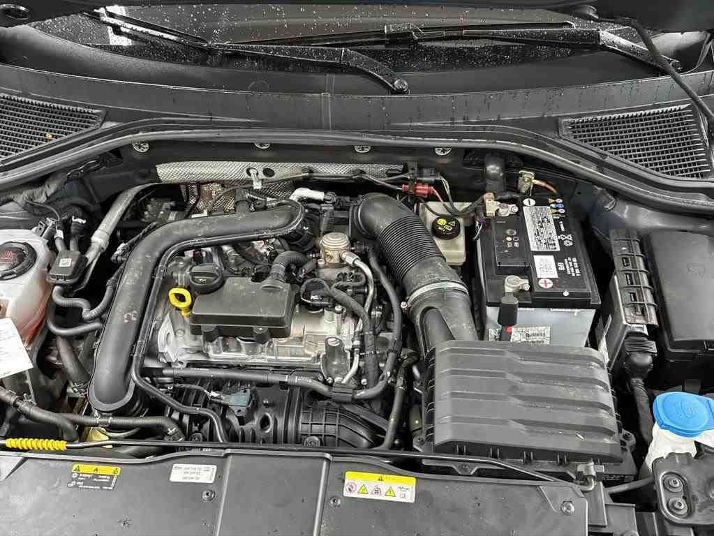 Volkswagen T-Roc 1.0 TSI Life - Samsaru's Car Outlet